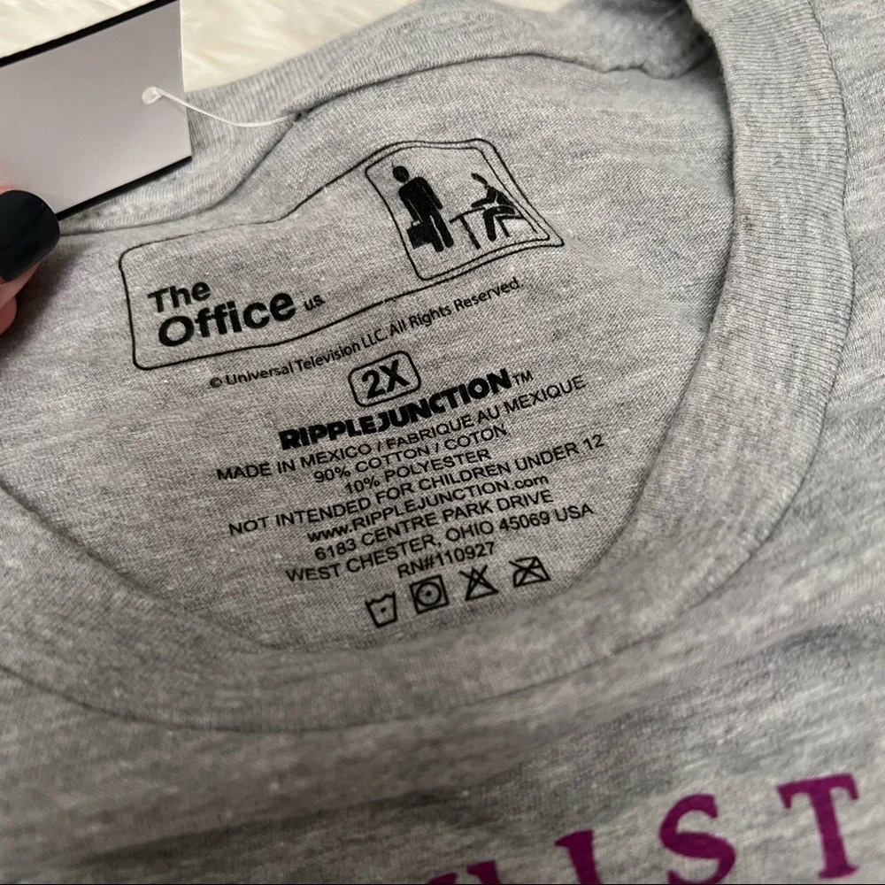 NWT The Office Shrute Farms gray tee - Picture 4 of 9